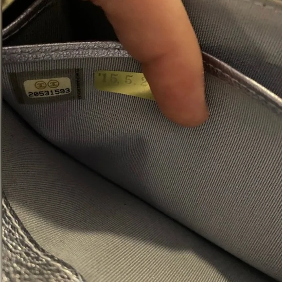 🔥RARE CHANEL IRIDESCENT SILVERY/PURPLE ZIP AROUND WALLET FULL INCLUSION 🔥 - Picture 14 of 16